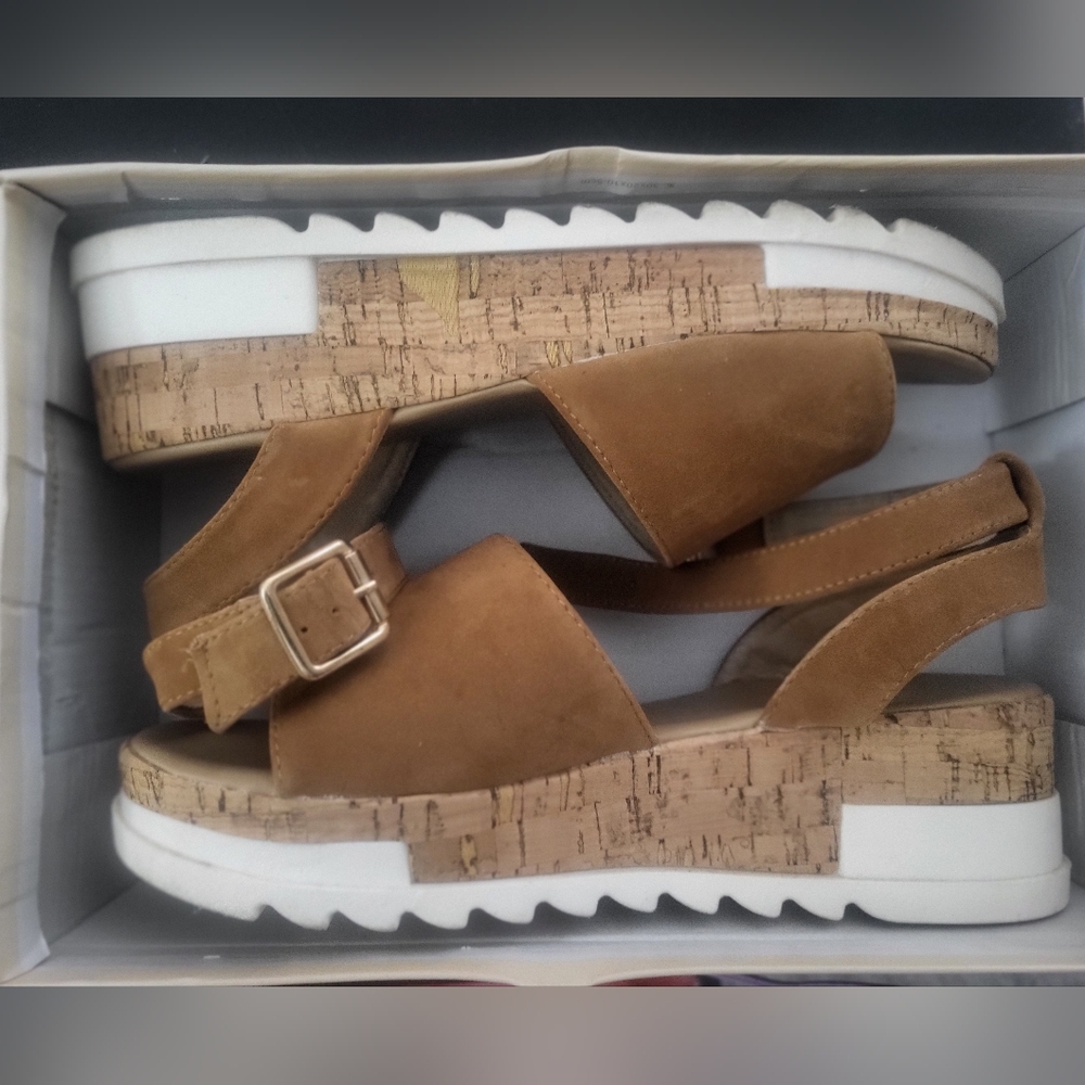 Women's Tan Platform Sandals